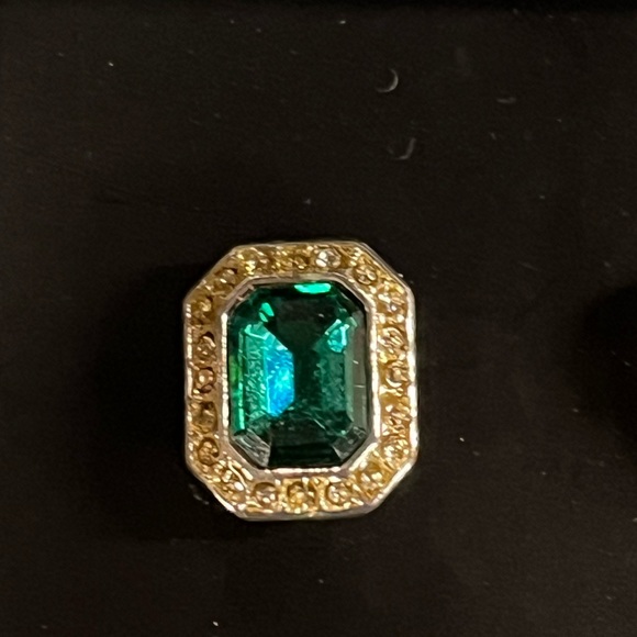 💕 3/$10 Avon “Look of Luxe” Stud Earrings IOB - Picture 3 of 5